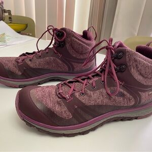 Keen Women's Terradoro Purple, Burgundy Hiking Boots sz 11
